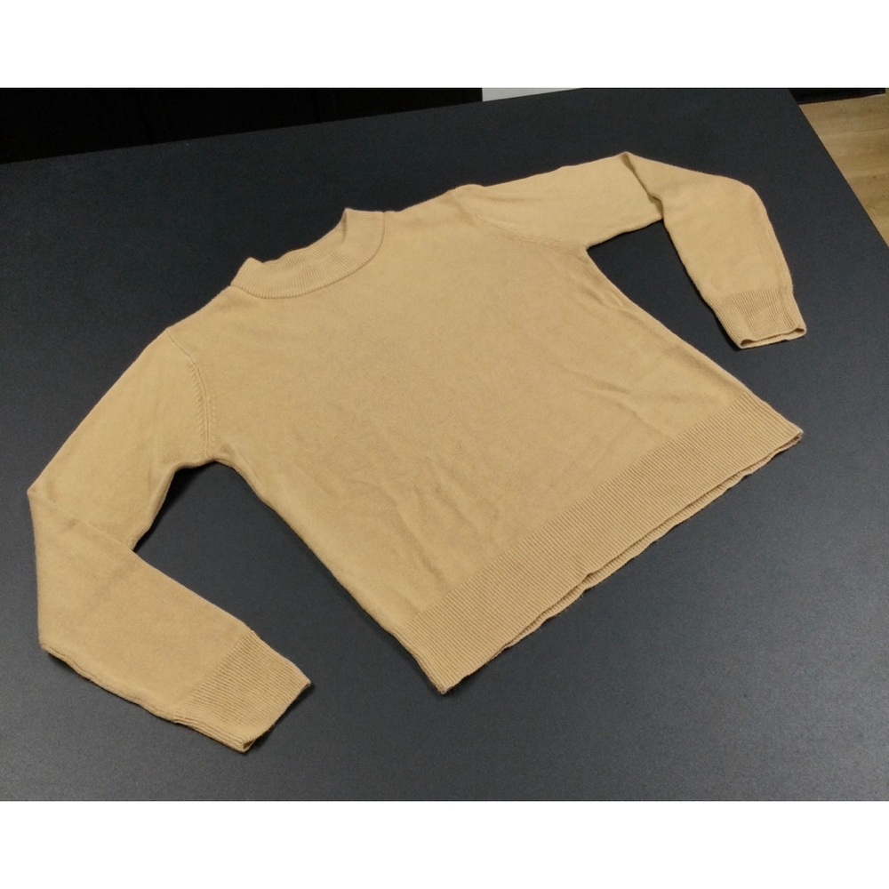 Vintage Women's Sag Harbor Petite Sweater Size S Tan